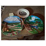 2 Vintage 1970s hand-painted 3D cerami