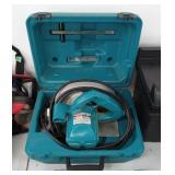 Makita 7-1/4' Circulating Saw in Case