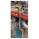 Group Snow Shovels