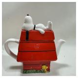 Snoopy Ceramic House Teapot