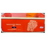 22 pieces graduated Trussel set number 1106ï¿½12754