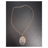 Vintage Etched Cameo Pendant Necklace