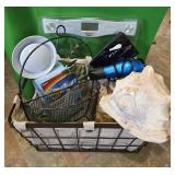 LOT OF BATHROOM ITEMS/DECOR