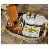 BASKET VINTAGE KITCHEN ITEMS