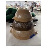 Pyrex nesting bowls