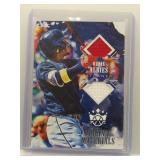 Ozzie Albies 2018 Diamond Kings Original Materials