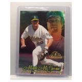 Mark McGwire 1997 Flair Showcase