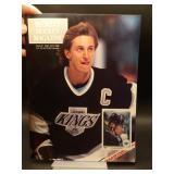 Wayne Gretzky Sept 1990 Beckett Issue #1