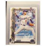 Roki Sasaki 2025 Topps holiday RC