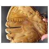 Roberto Clemente Vintage Rawlings Baseball Glove