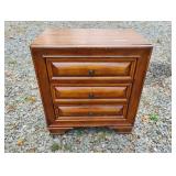 Night stand 26 x 29 x 17