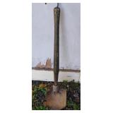 Trench shovel