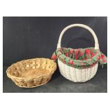 13x3 round basket, 12x15 white basket apple