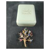 Vintage Sarah Coventry brooch mother