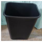10gal trash can. New. 20" tall