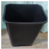 10gal trash can. New. 20" tall