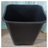 10gal trash can. New. 20" tall