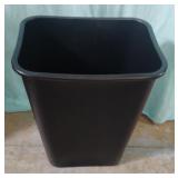 10gal trash can. New. 20" tall