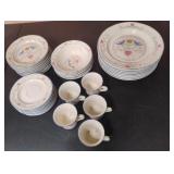 Vintage Newcore "Keepsake" stoneware. 31 pieces