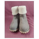 Ladies fuzzy grey ankle boots size 41