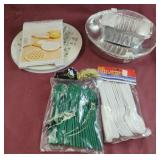 Pie top cutters, aluminum foil pans and plastic