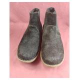 Born ladies ankle high black boots size 8.5