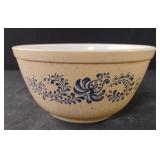 Vintage Pyrex "Homestead" mixing bowl 1.5l