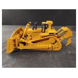 Caterpillar D11R die cast Track Tractor 1/50