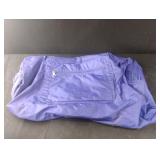 Travel duffle bag with front pocket closing