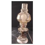 Vintage metal table lamp. Works Vintage metal table lamp. Works