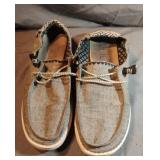 Hey Dude size 9 shoes