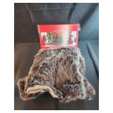 Wondershop faux fur tree skirt
