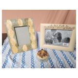 2 picture frames and a potpourri jar