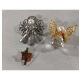 Angels and a flag pin