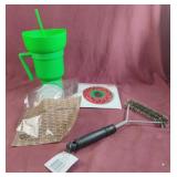 Plastic 30 oz plastic tumbler, drink float, wire