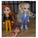 Lot of 2 Disney Frozen Action Figure Dolls Anna,