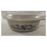 vintage Pyrex casserole dish "Homestead" 1 1/2 qt