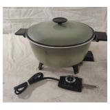 Vintage West Bend Avocado Dutch Oven