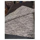 Bed spread 98 x 84