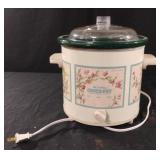 Rival Crock-Pot with plastic lid. Works