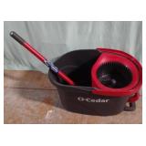 O-Cedar mop bucket with extendable mop