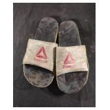 Men's Reebok flip flops. sz 43 (9.5-10)