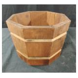 Octogan wood planter