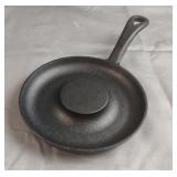 Cast iron doughnut baking skillet