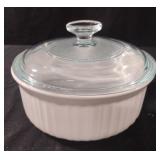 Corning Ware 1 1/2 qt casserole dish with lid