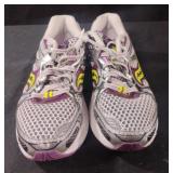 Brooks ladies shoes size 9.5