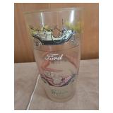vintage Hazel Atlas glass tumbler features