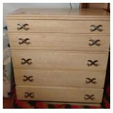 Vintage 5 drawer dresser 42 x 47 x 19