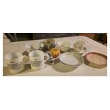 vintage milk glass mugs "Mom" and "Dad", Vintage