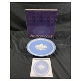 Wedgwood 1980 Christmas Collectors Plate in pale